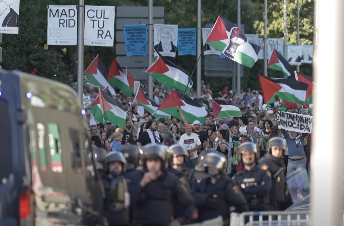 Madrid Mayhem en tant que finale de Vuelta a annulé mais Vingegaard est toujours victorieux