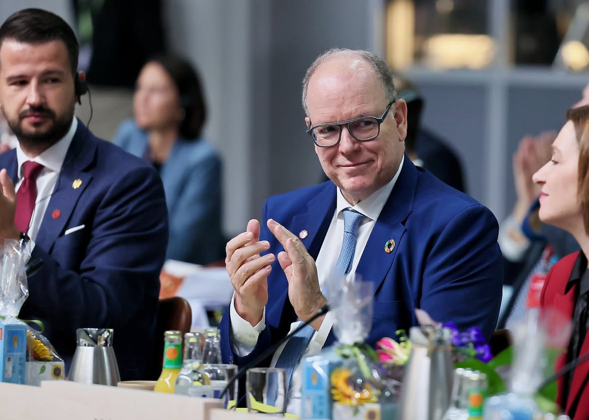 Le prince Albert II assiste au 7e sommet de la communauté politique européenne à Copenhague