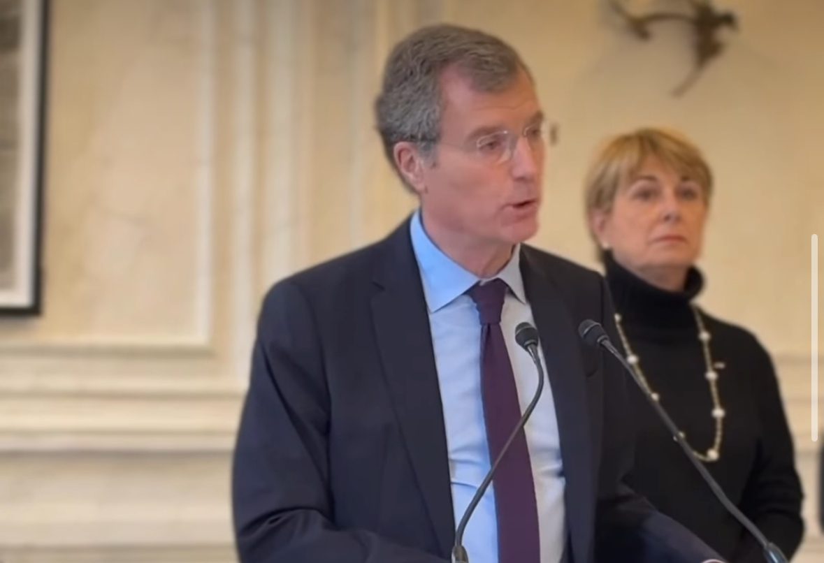 Le ministre d'État expose les priorités et les grands projets du gouvernement pour 2026