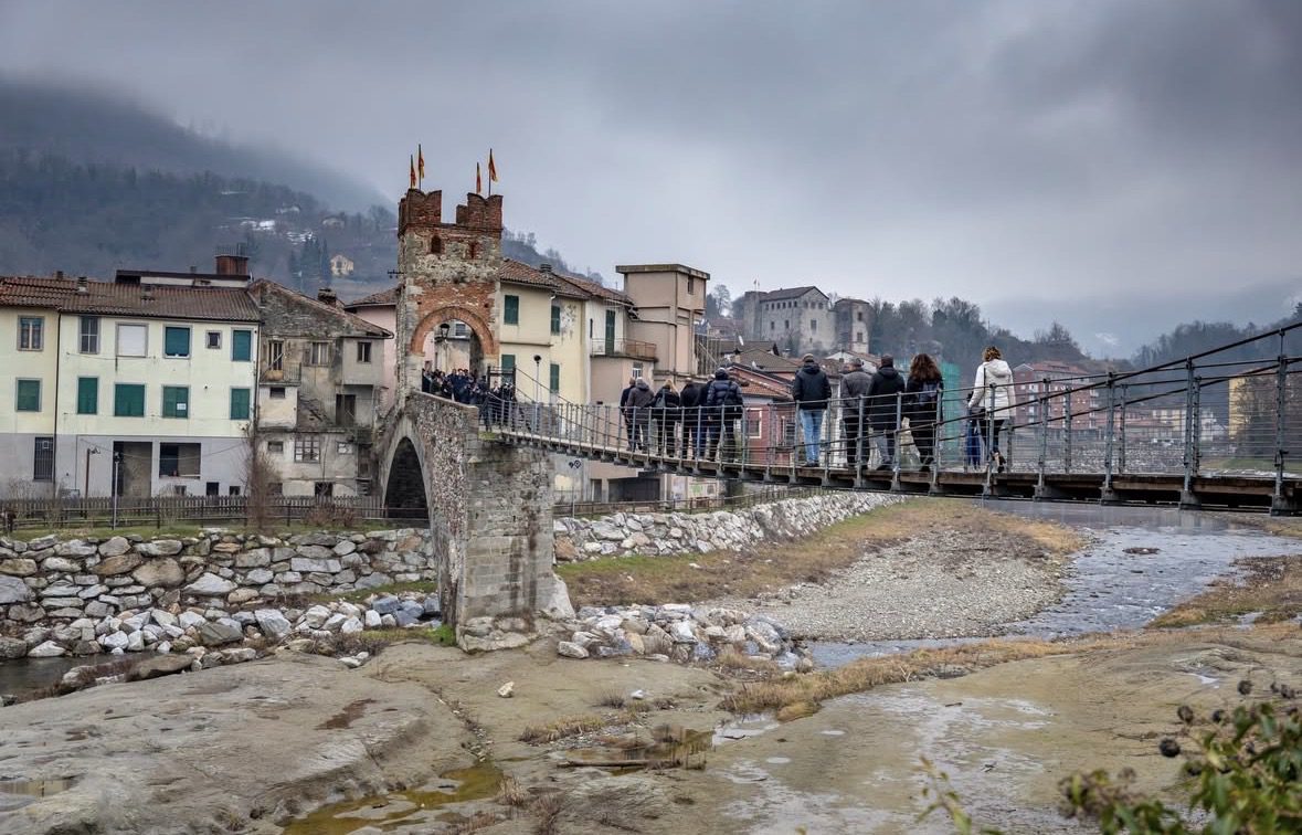 Une foule chaleureuse et des racines profondes saluent le Prince Albert II à Millesimo