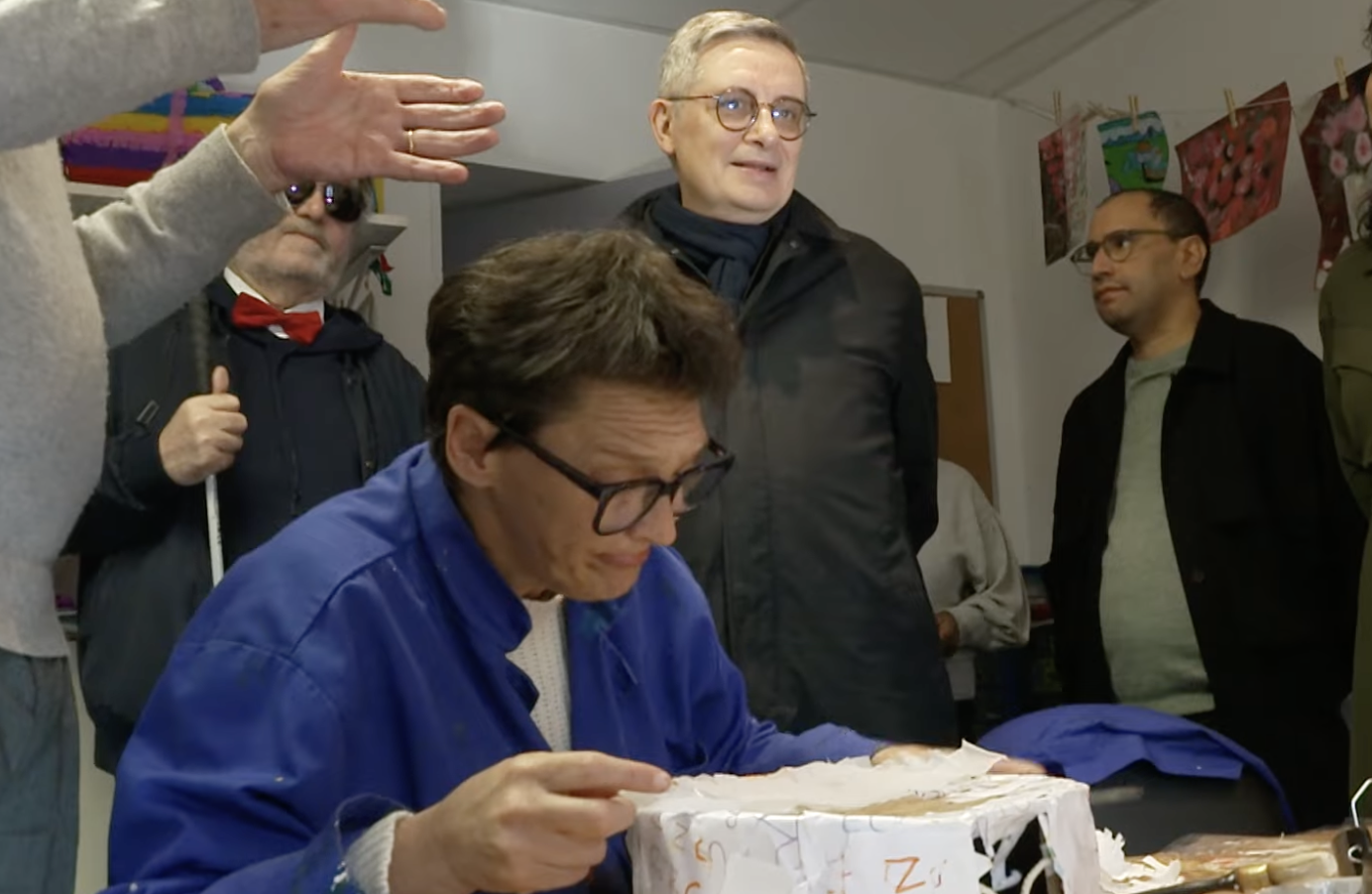 La visite de l'archevêque met en lumière la dignité et la communauté