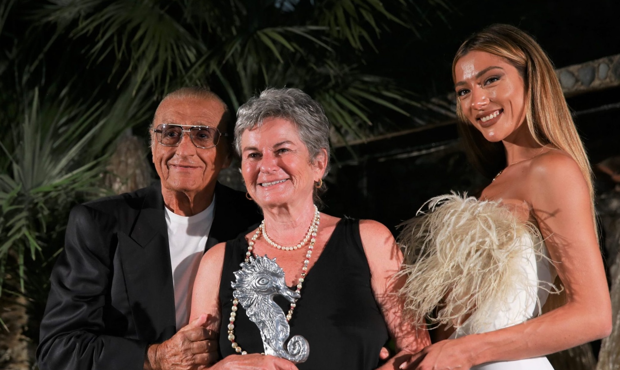 Un acteur puissant d'Hollywood battant le drapeau de Monaco