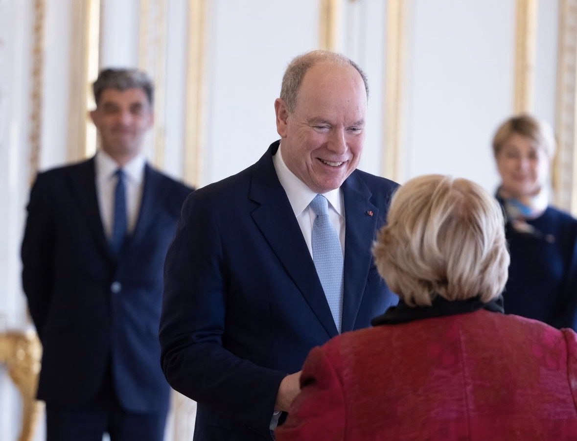 Monaco renforce ses liens mondiaux alors que le Prince Albert II reçoit de nouveaux ambassadeurs