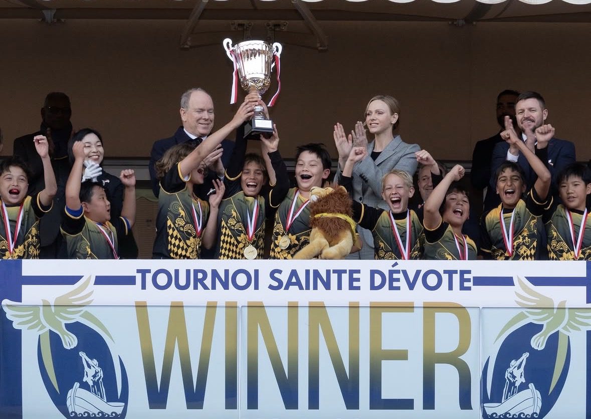 Le Prince Albert II et la Princesse Charlène couronnent les champions de Singapour