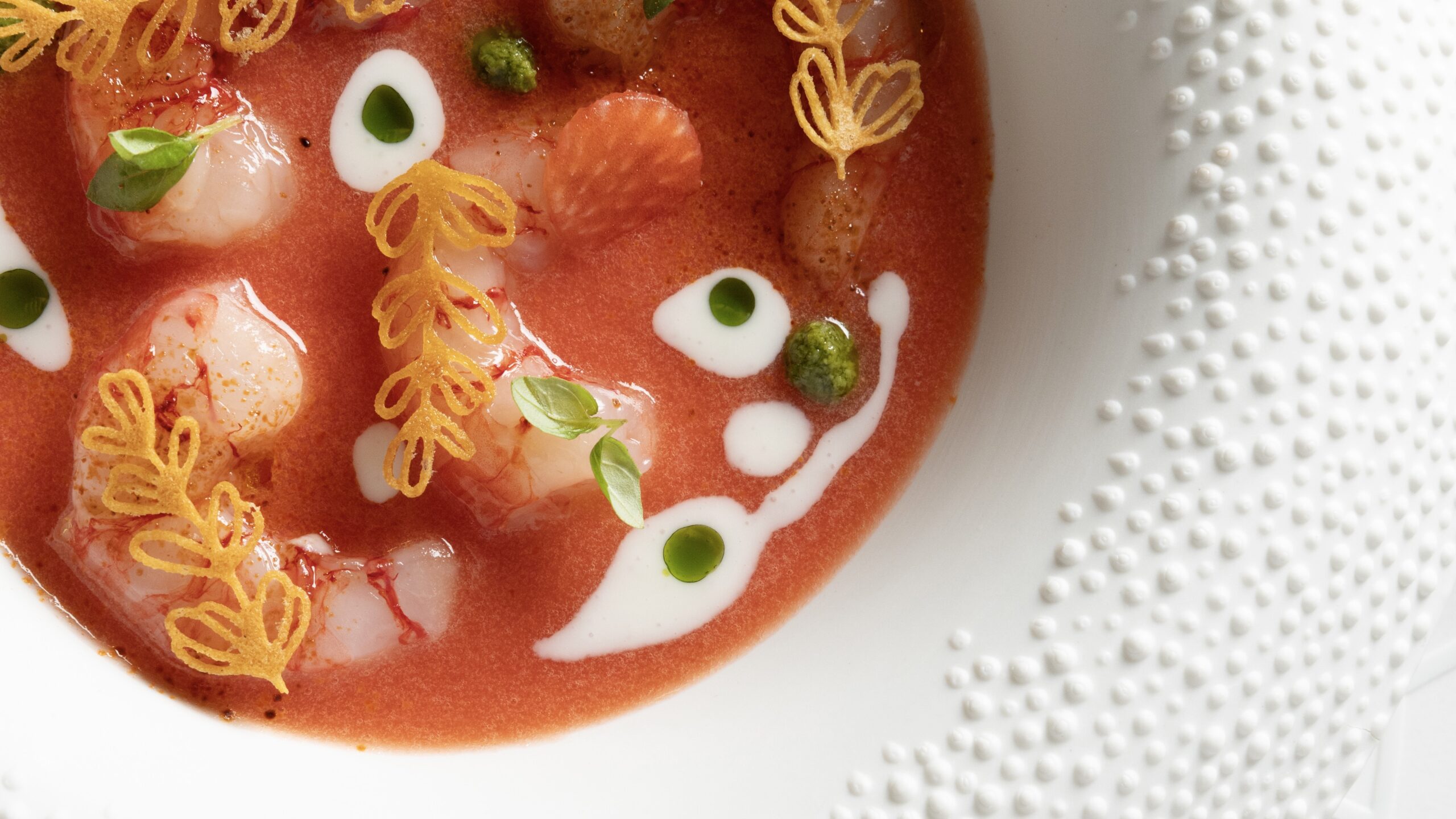 Le chef étoilé Antonio Salvatore réinvente la cuisine monégasque avec une nouvelle expérience printanière audacieuse