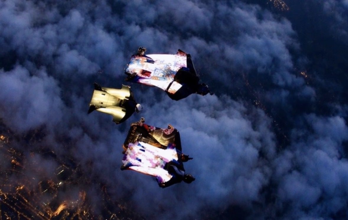 Une « boule de feu » au-dessus de Monaco révélée comme une cascade audacieuse en combinaison en ailes
