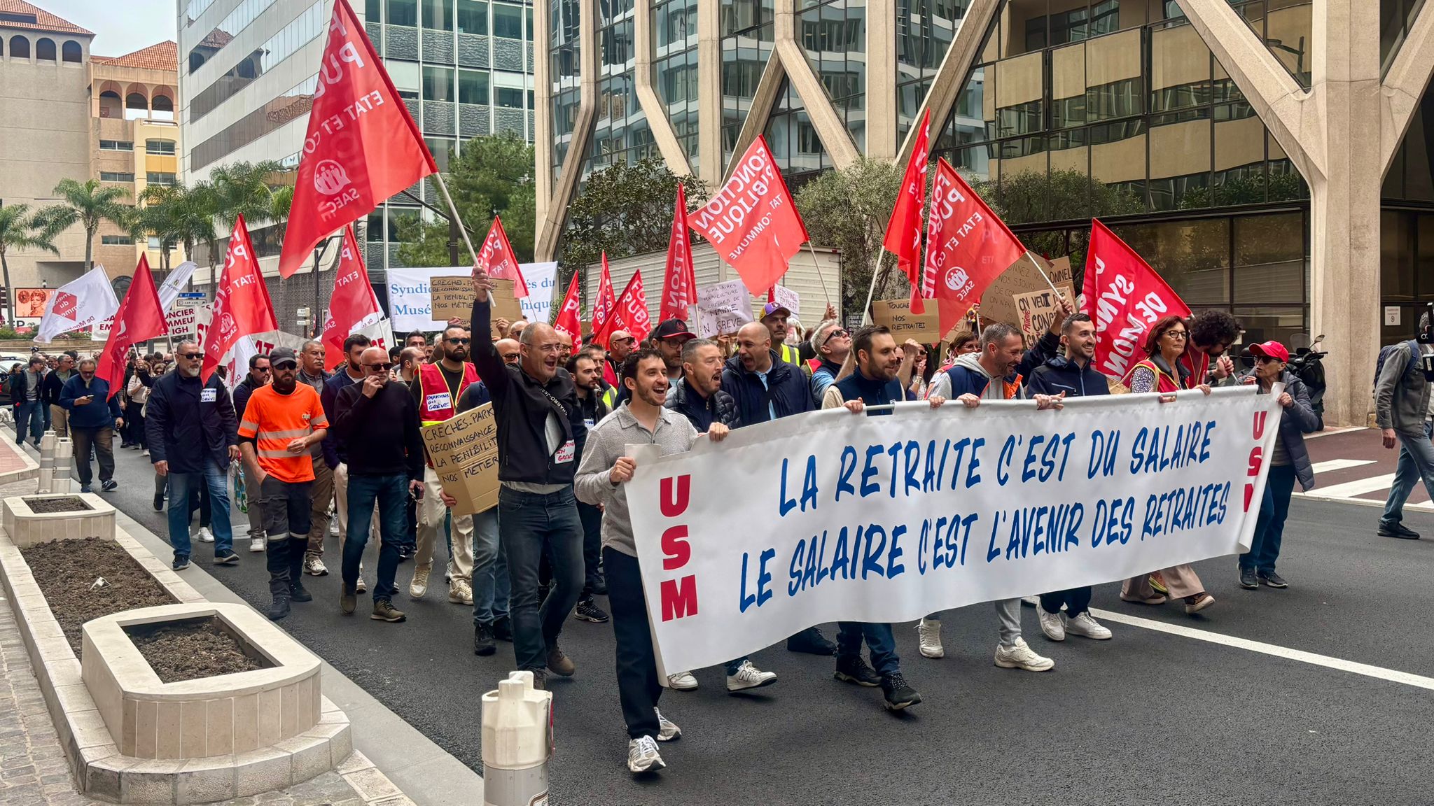 Les travailleurs de Monaco manifestent pour les salaires et les retraites alors que la pression syndicale se renforce