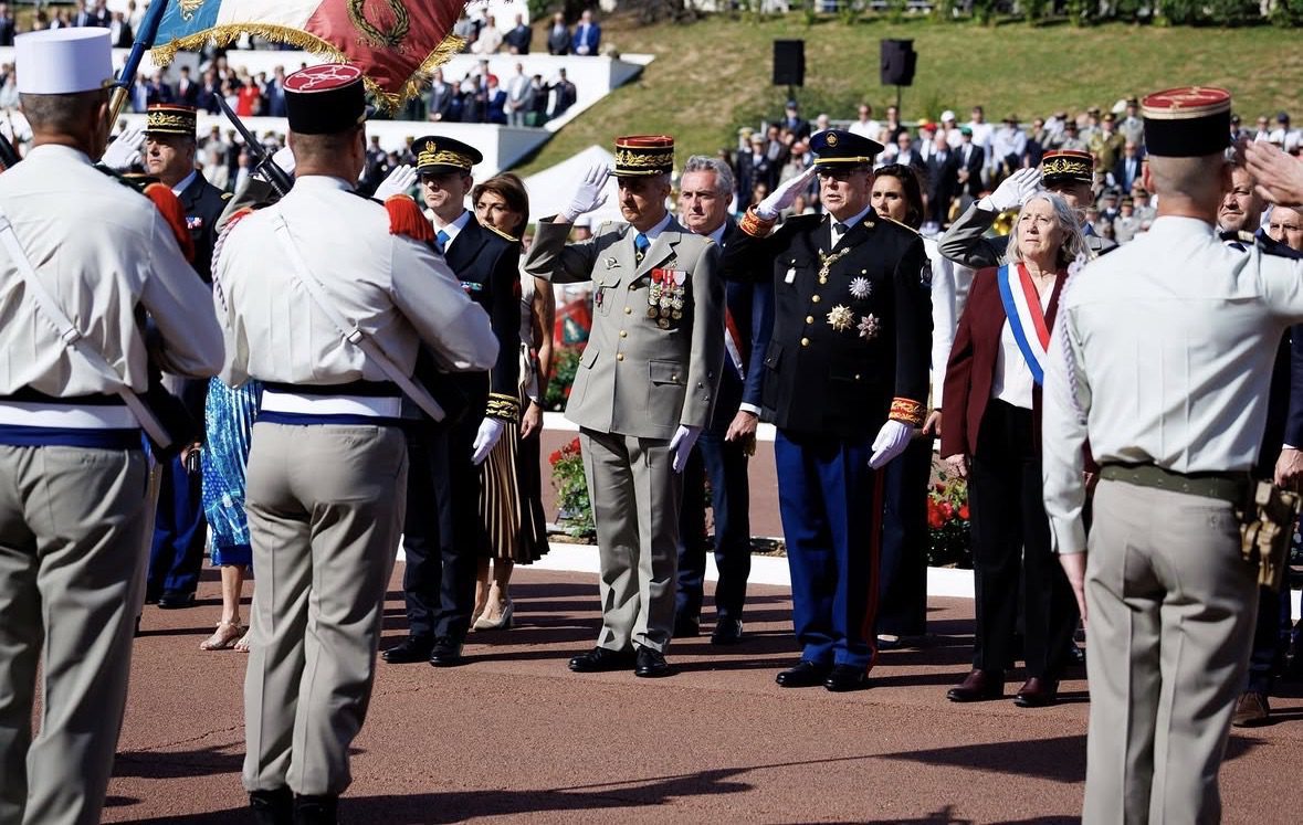 Le Prince Albert II honore la Légion étrangère à la commémoration de Camerone