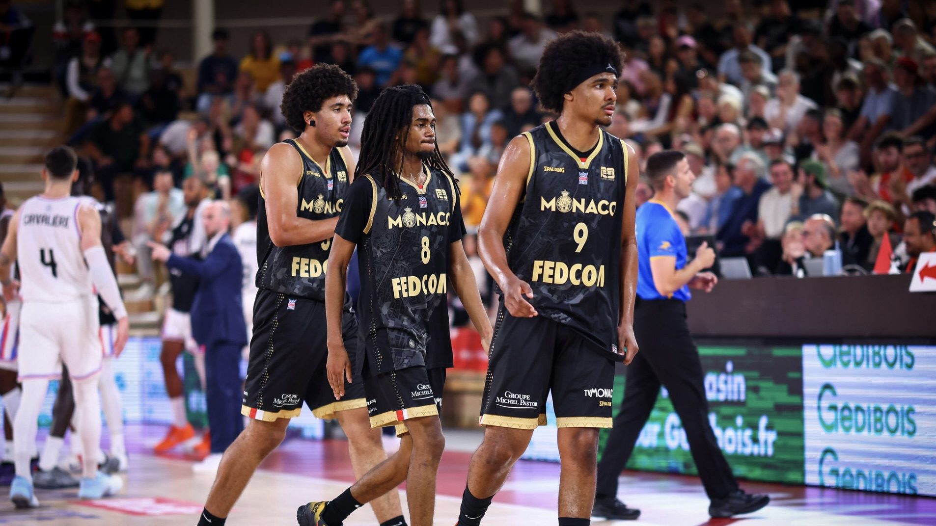 L'équipe de Roca, blessée, fait preuve d'entrain malgré une lourde défaite face au Paris Basketball