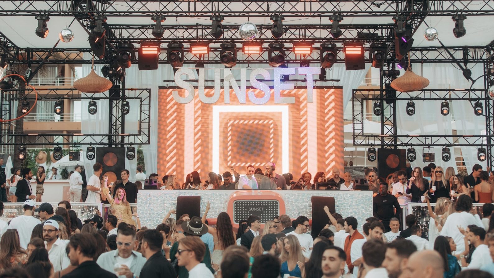 L'expérience SUNSET à Monaco mêlera gastronomie, musique et nuits en bord de mer en juin