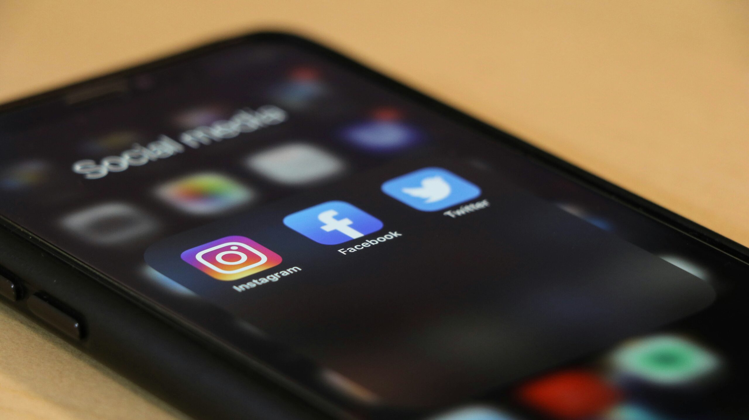 Monaco intensifie ses efforts pour réglementer l'utilisation des réseaux sociaux par les mineurs
