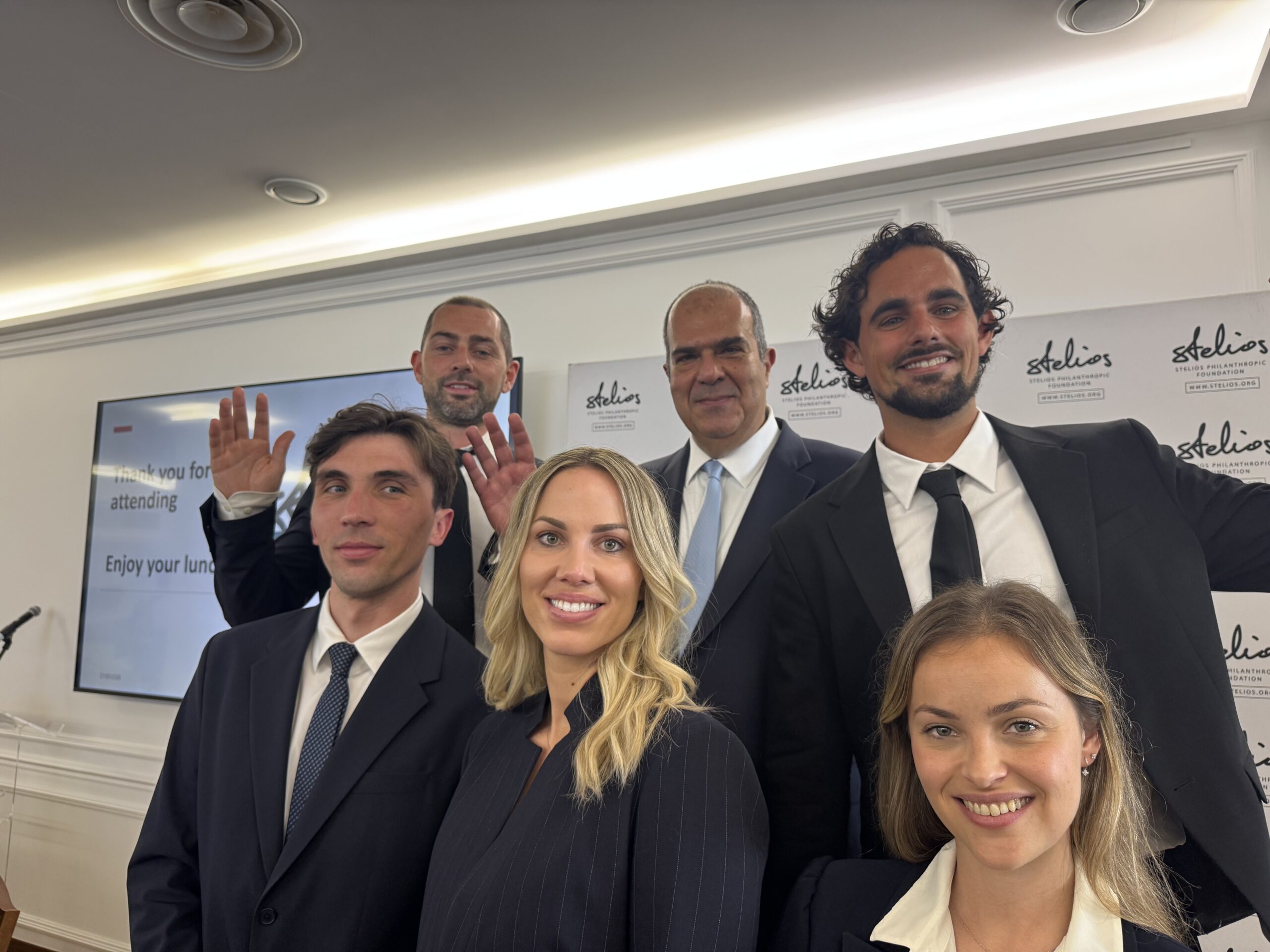 Stelios donne un coup de pouce aux jeunes entrepreneurs locaux