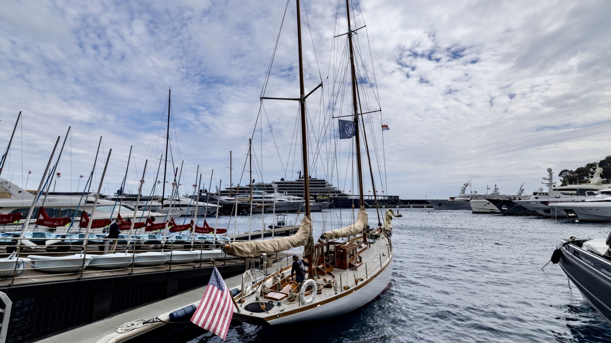Un yacht historique quitte Monaco pour une mission de trois ans en Méditerranée