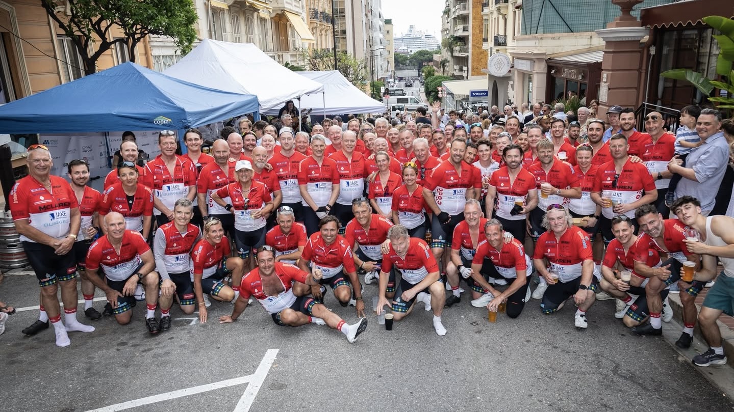 Le Prince Albert II se joint à la randonnée cycliste caritative alors que le COCC célèbre la 12e édition
