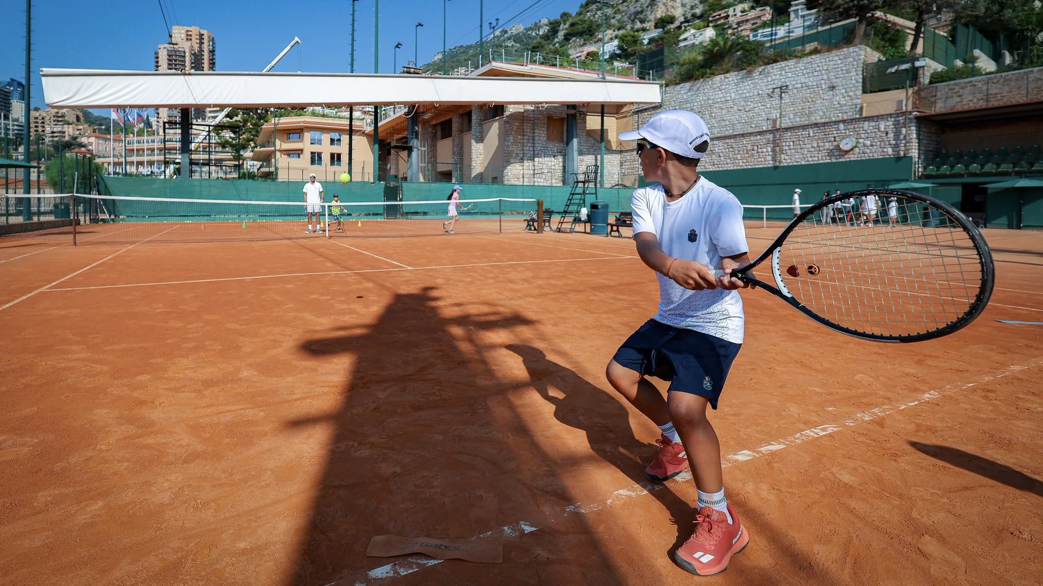Le Monte-Carlo Country Club propose des camps de tennis d'été pour les jeunes joueurs