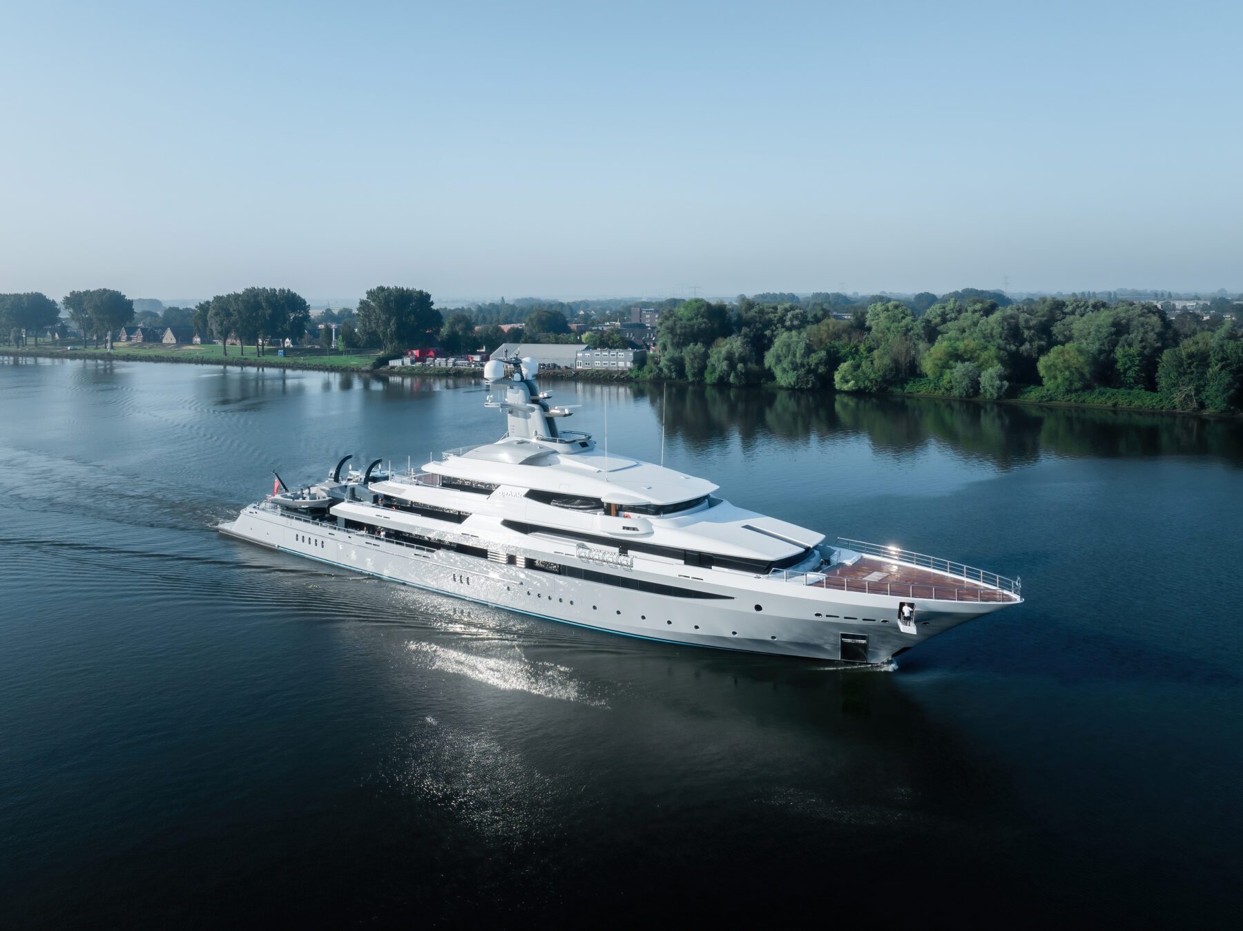 Des yachts d'exploration prêts pour la vitrine de Monaco