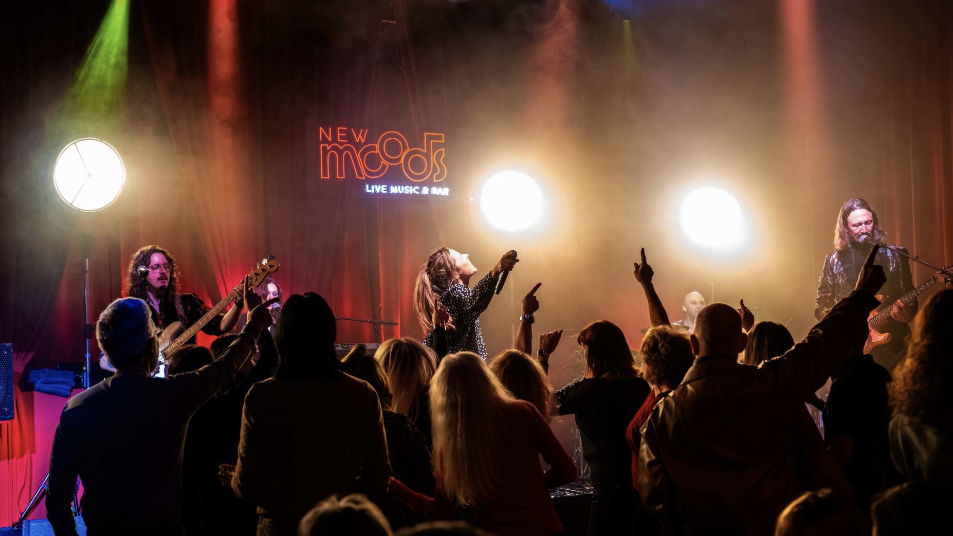 New Moods revient à la Place du Casino pour une troisième saison avec une programmation hommage au rock, à la pop et à la chanson