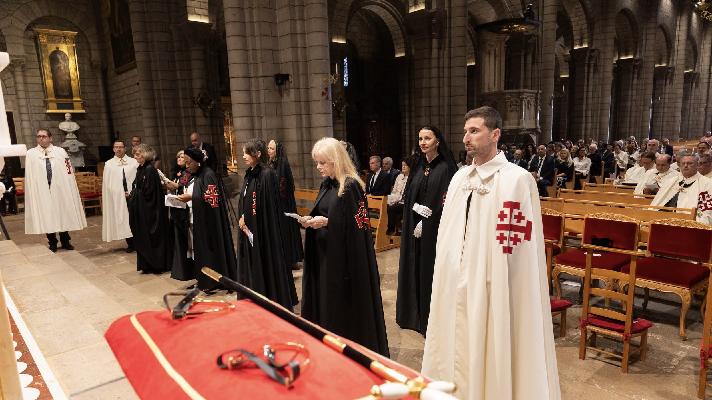 De nouveaux chevaliers et dames du Saint-Sépulcre ordonnés en la cathédrale de Monaco