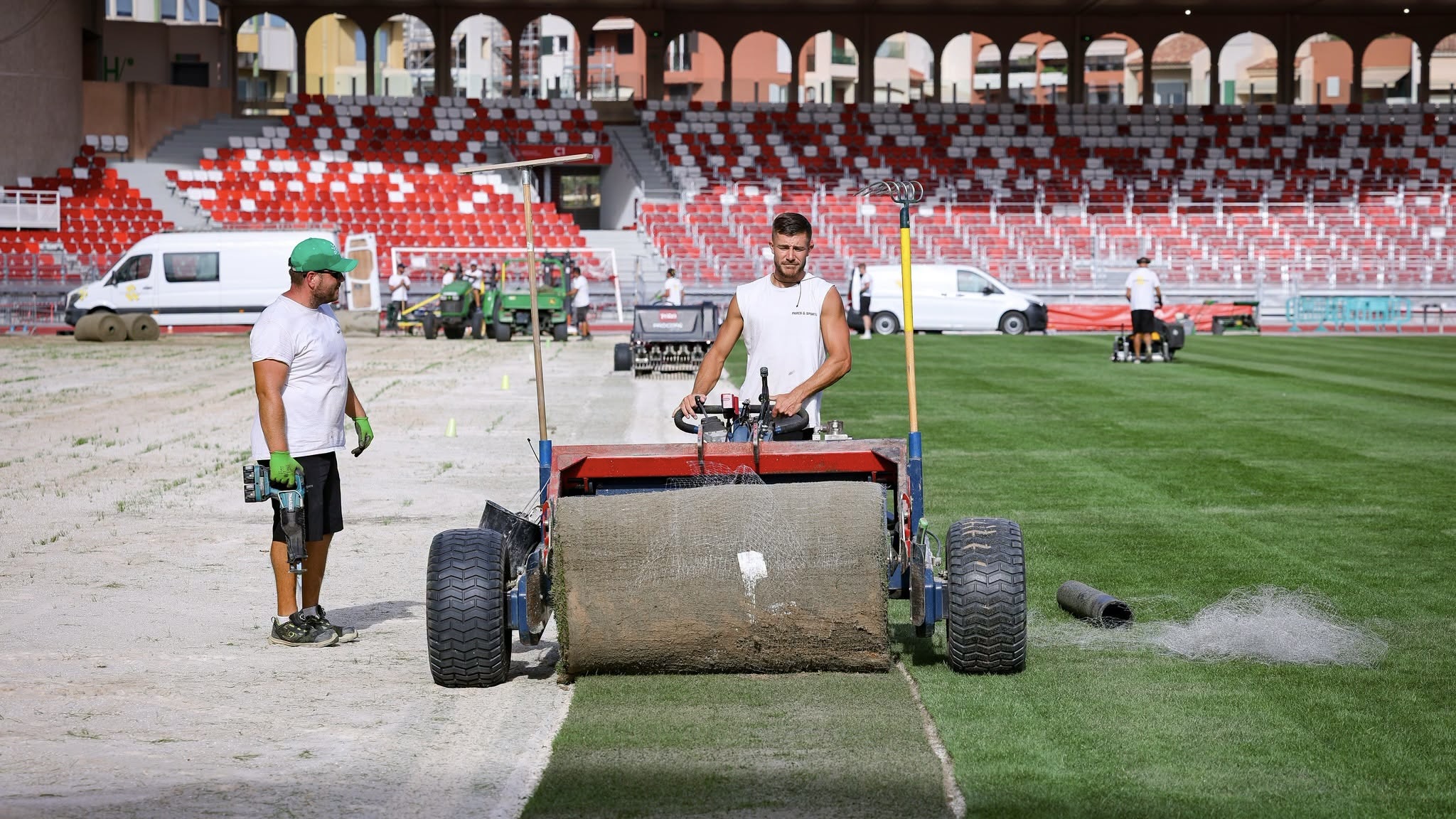 Le Stade Louis-II s'équipe d'un nouveau terrain avant les matches d'hiver
